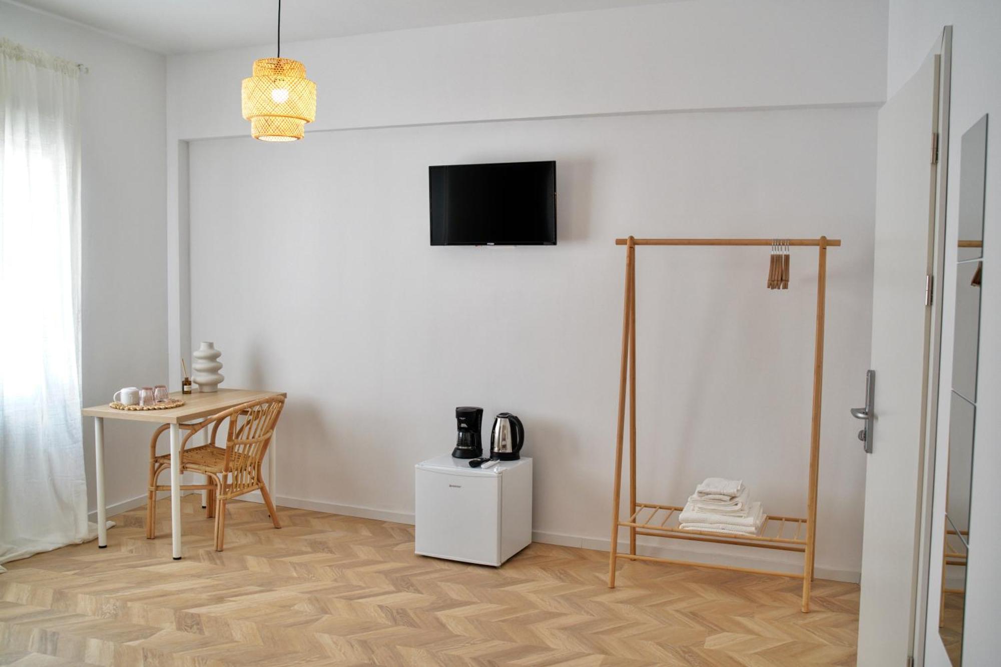 Tzatziki Studios Kavala Bagian luar foto